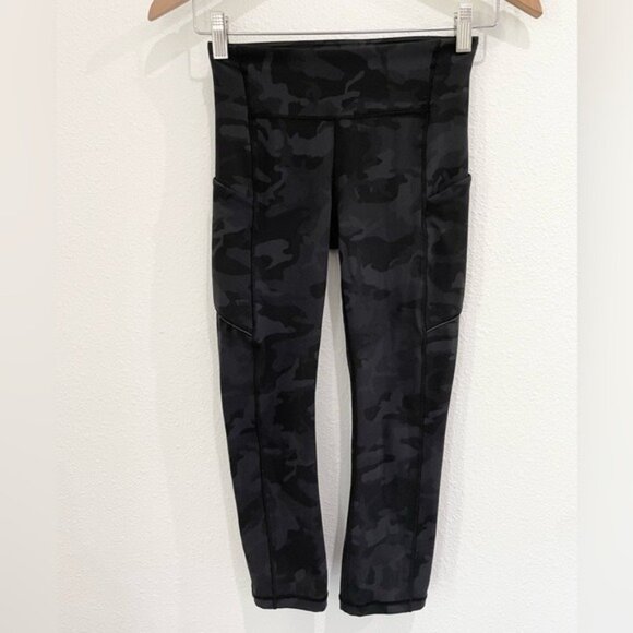 Lululemon Black Camo Leggings Athleisure Workout Crop Stretch Pockets - Picture 1 of 8